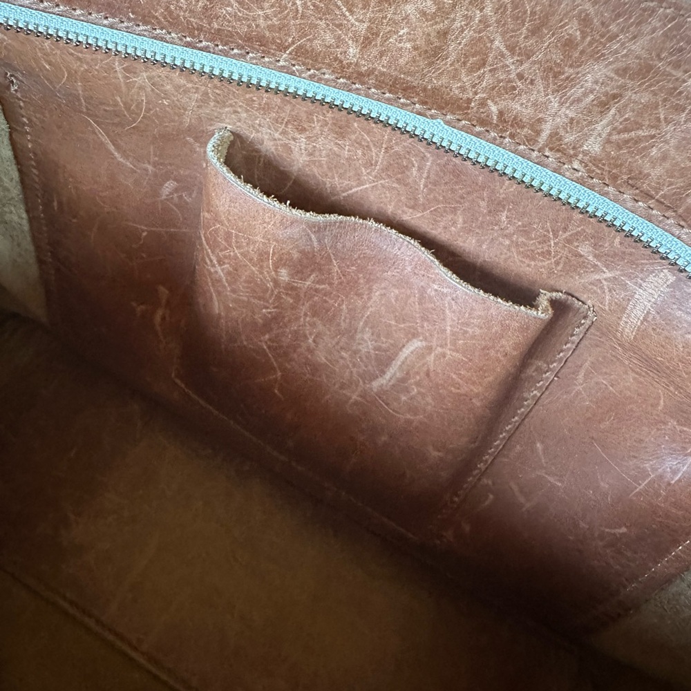 Chic Tan Leather Tote Bag - Picture 6 of 9